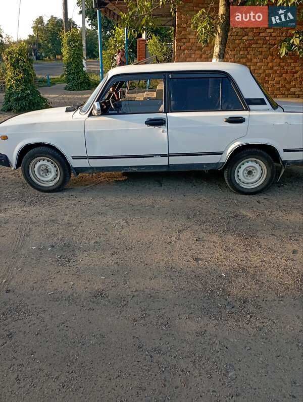 Седан ВАЗ / Lada 2105 1986 в Біляївці