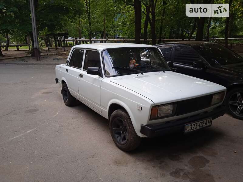 Седан ВАЗ / Lada 2105 1983 в Дніпрі