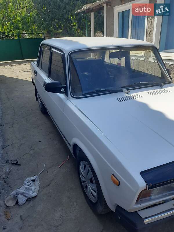 Седан ВАЗ / Lada 2105 1993 в Николаевке фото 3 Седан ВАЗ / Lada 2105 1993 в Николаевке