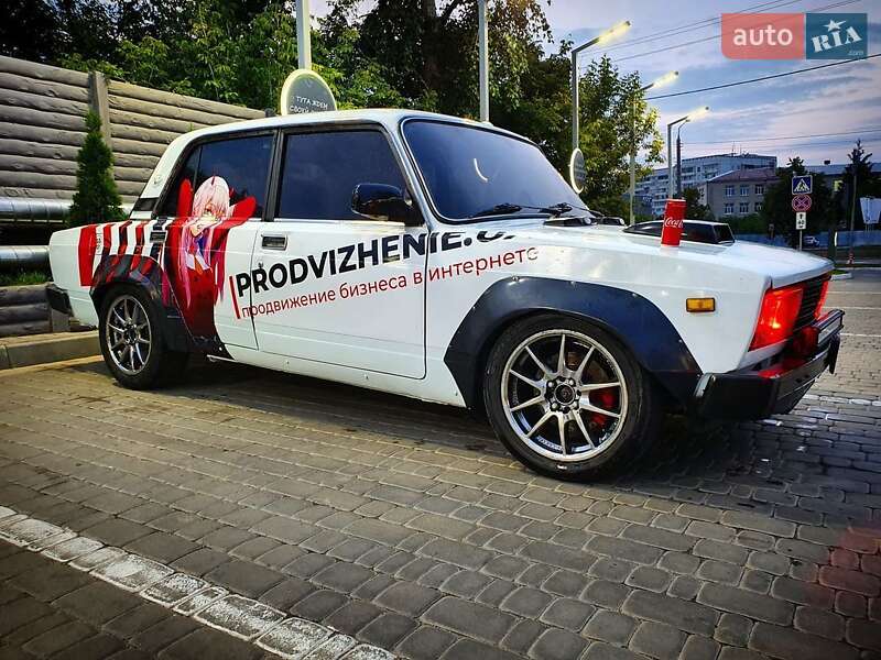 Седан ВАЗ / Lada 2105 1983 в Харкові