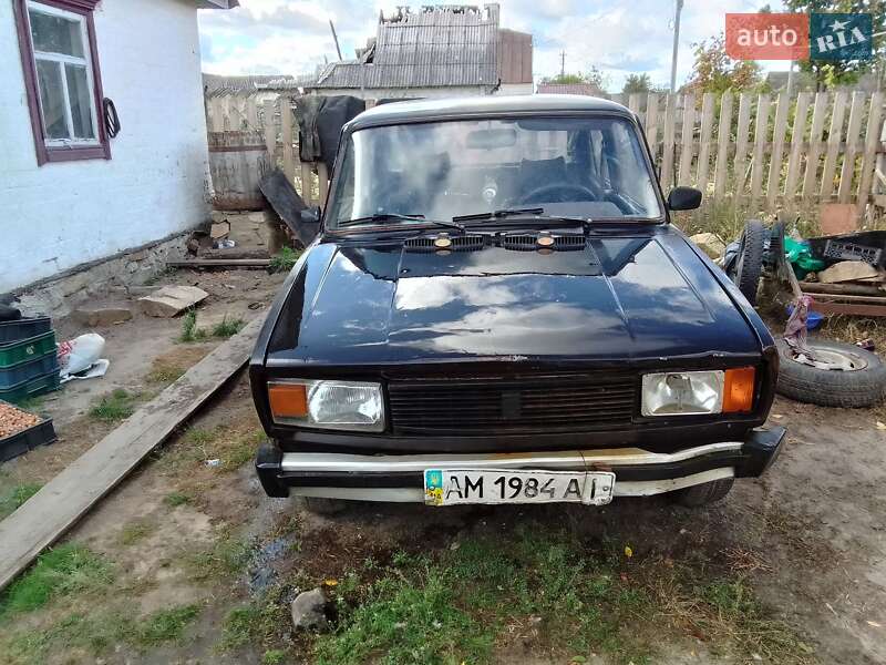 Седан ВАЗ / Lada 2105 1981 в Олевске