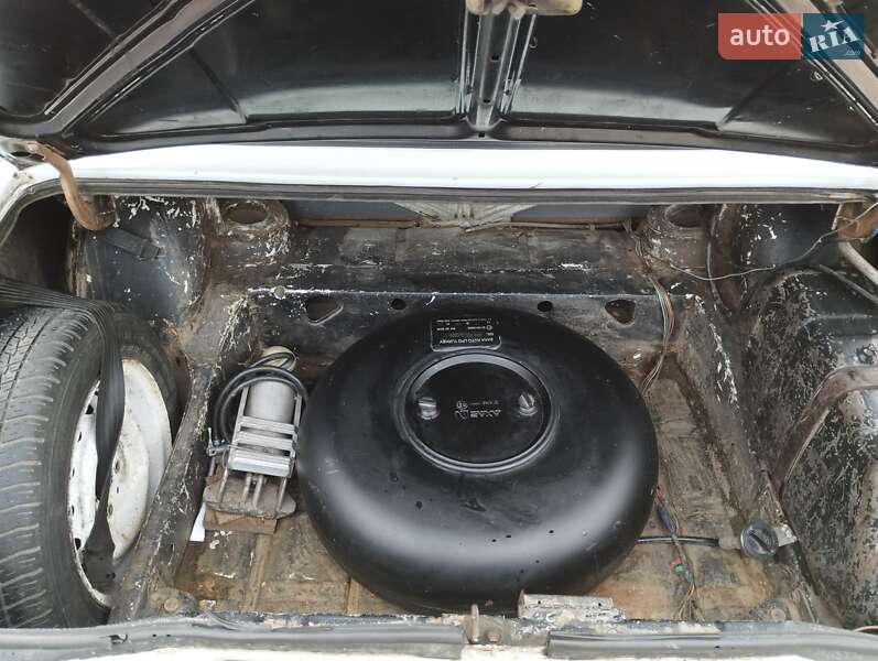 Седан ВАЗ / Lada 2105 1990 в Одессе фото 3 Седан ВАЗ / Lada 2105 1990 в Одессе