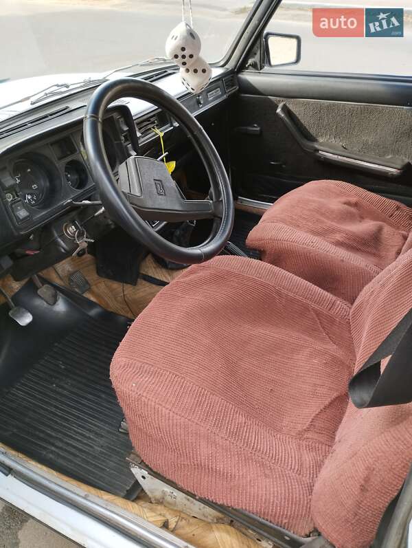 Седан ВАЗ / Lada 2105 1990 в Одессе фото 5 Седан ВАЗ / Lada 2105 1990 в Одессе