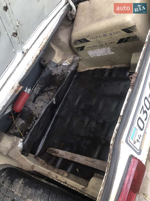 Седан ВАЗ / Lada 2105 1985 в Яворові