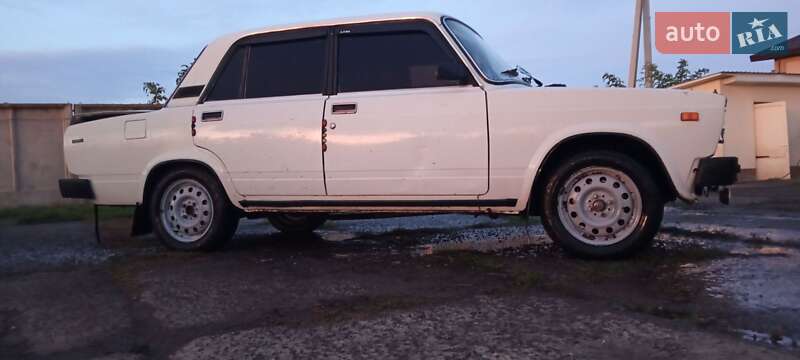 Седан ВАЗ / Lada 2105 1991 в Тернополі фото 3 Седан ВАЗ / Lada 2105 1991 в Тернополі