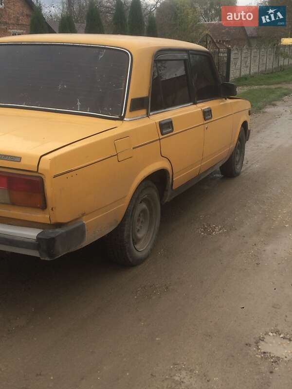 Седан ВАЗ / Lada 2105 1984 в Львові