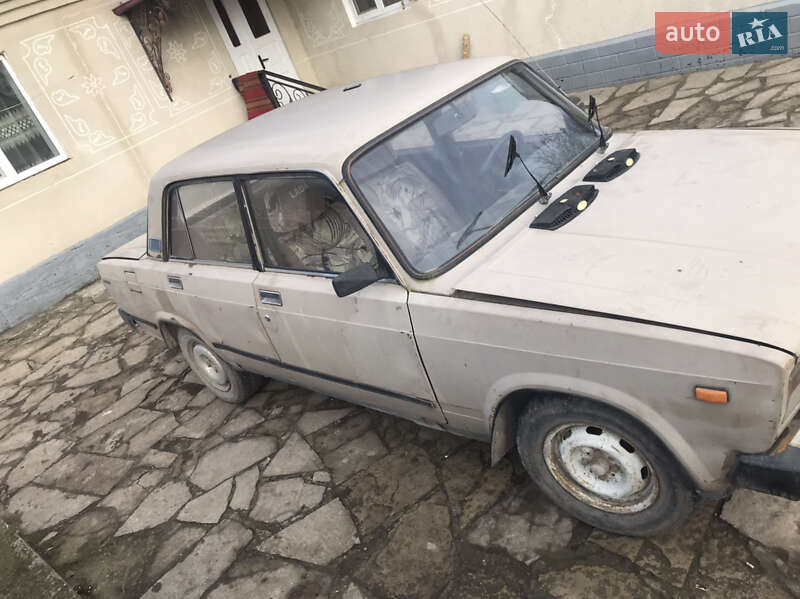 Седан ВАЗ / Lada 2105 1983 в Кам'янець-Подільському