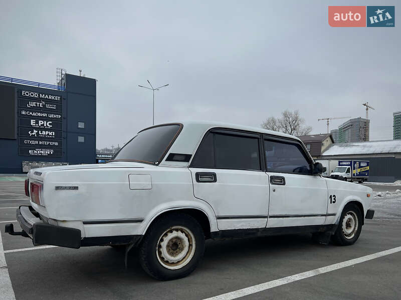 Седан ВАЗ / Lada 2105 1982 в Києві