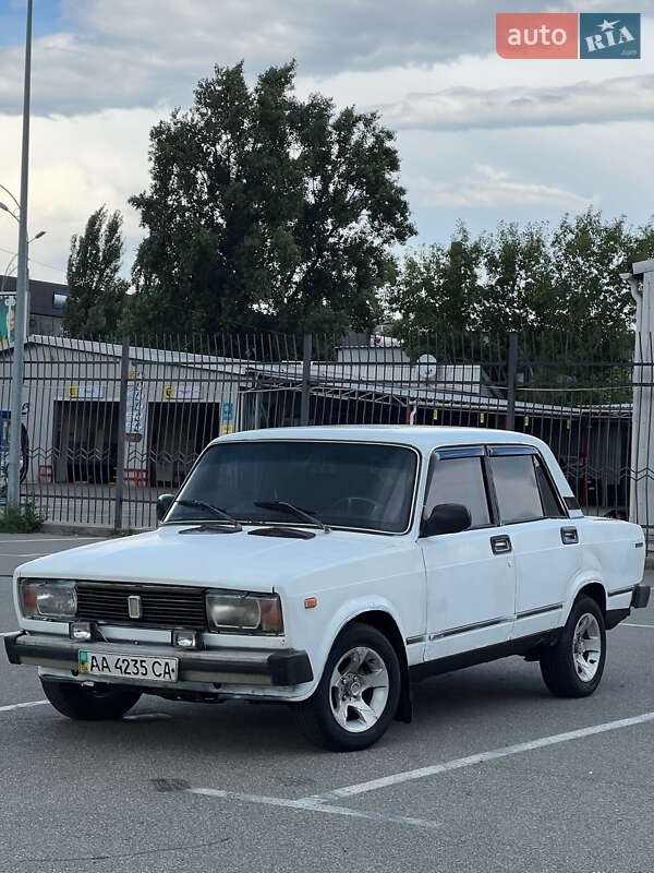 Седан ВАЗ / Lada 2105 1982 в Києві