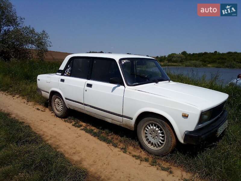 Седан ВАЗ / Lada 2105 1993 в Новоселице