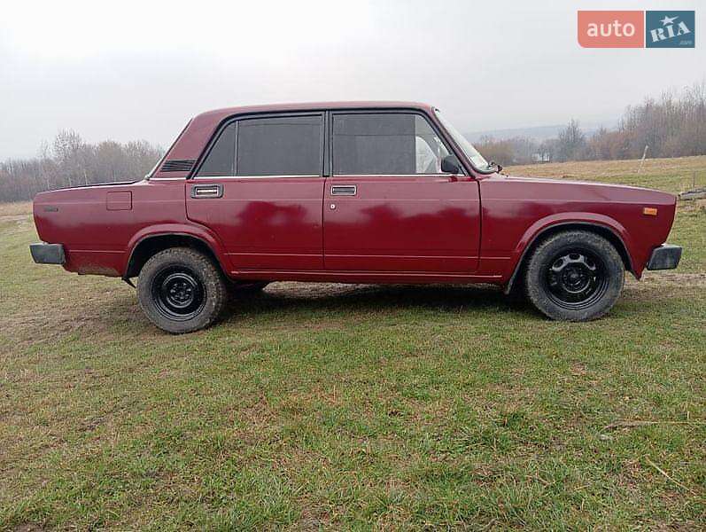 Седан ВАЗ / Lada 2105 1989 в Черновцах