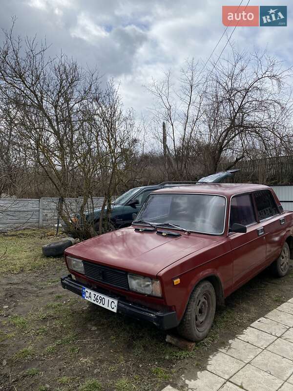 Седан ВАЗ / Lada 2105 1982 в Смеле