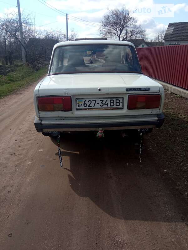 Седан ВАЗ / Lada 2105 1993 в Житомире