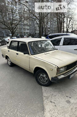 Седан ВАЗ / Lada 2105 1983 в Киеве