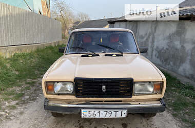Седан ВАЗ / Lada 2105 1983 в Черновцах