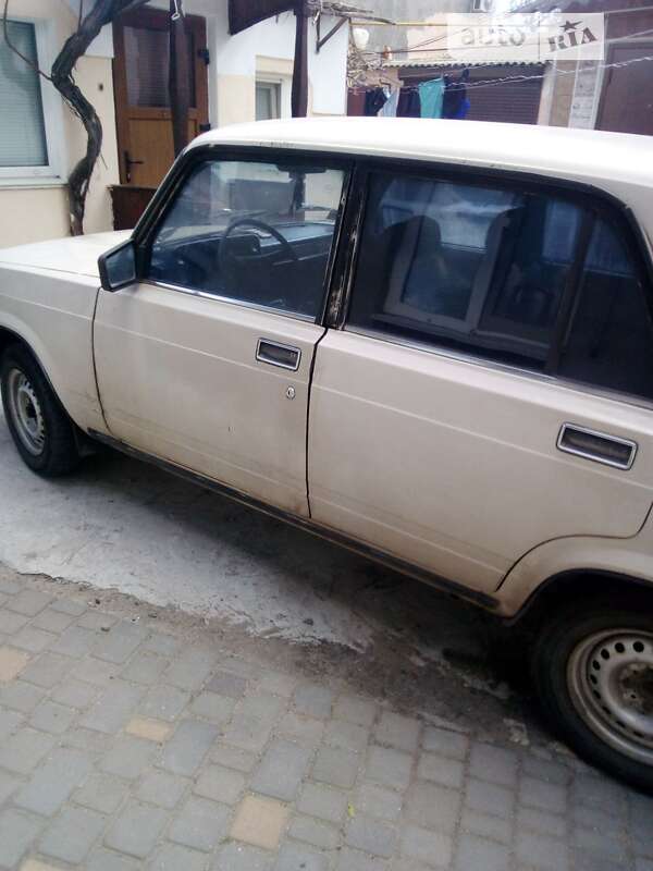 Седан ВАЗ / Lada 2105 1995 в Миколаєві