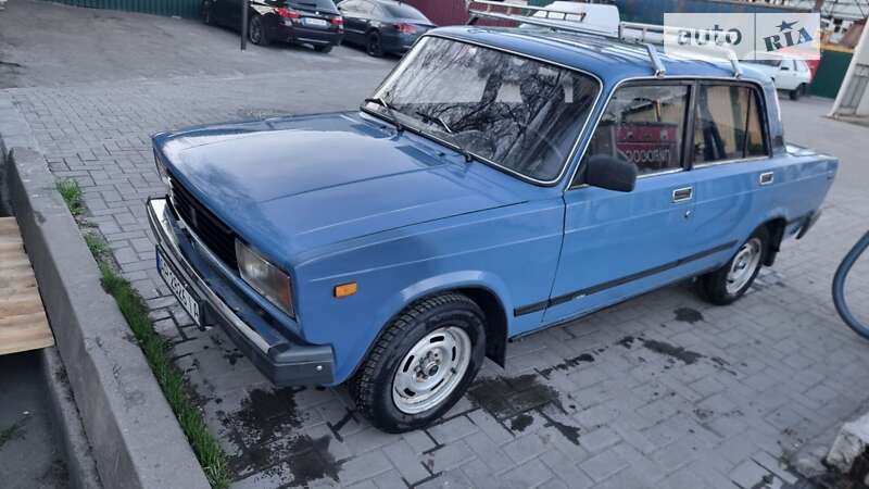 Седан ВАЗ / Lada 2105 1990 в Запорожье