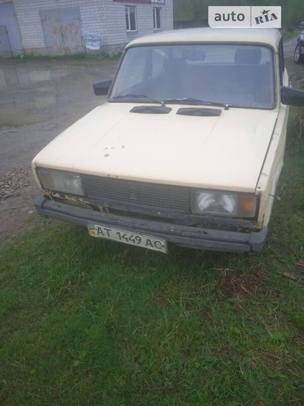 Седан ВАЗ / Lada 2105 1987 в Рожнятові