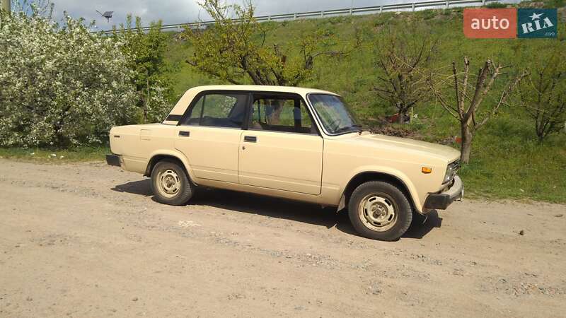 Седан ВАЗ / Lada 2105 1991 в Александрие