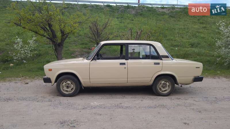 Седан ВАЗ / Lada 2105 1991 в Александрие