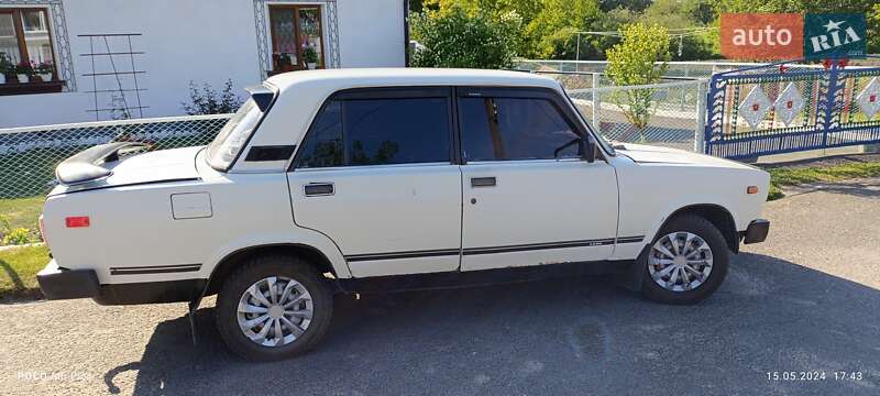 Седан ВАЗ / Lada 2105 1991 в Владимире