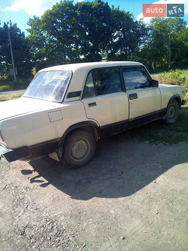 Седан ВАЗ / Lada 2105 1985 в Кам'янець-Подільському