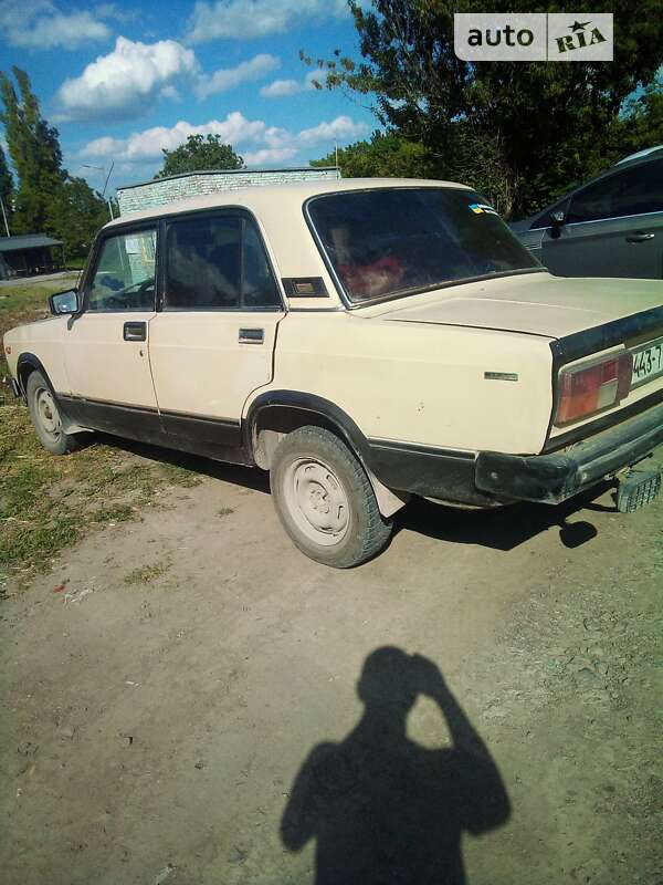 Седан ВАЗ / Lada 2105 1985 в Каменец-Подольском