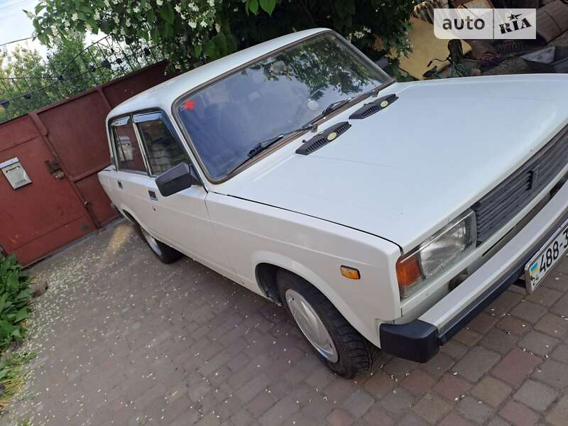 Седан ВАЗ / Lada 2105 1996 в Черкасах