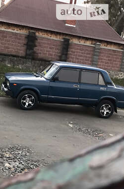 Седан ВАЗ / Lada 2105 2001 в Шепетівці