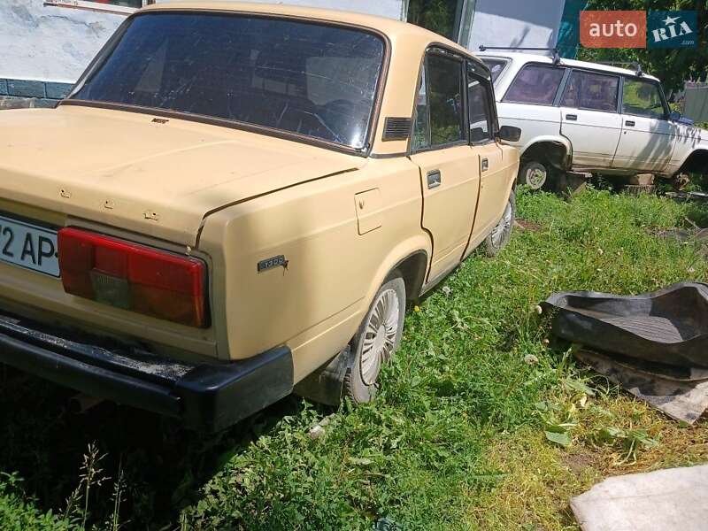 Седан ВАЗ / Lada 2105 1988 в Тиврову