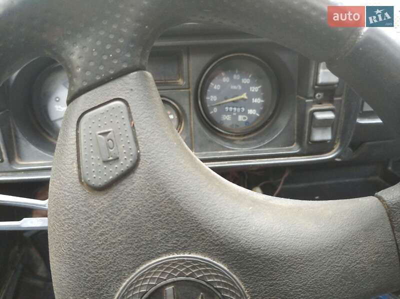 Седан ВАЗ / Lada 2105 1990 в Калуше