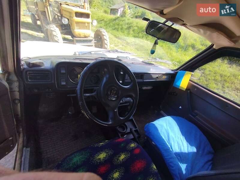 Седан ВАЗ / Lada 2105 1988 в Ужгороді