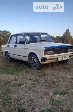 Седан ВАЗ / Lada 2105 1987 в Сторожинце