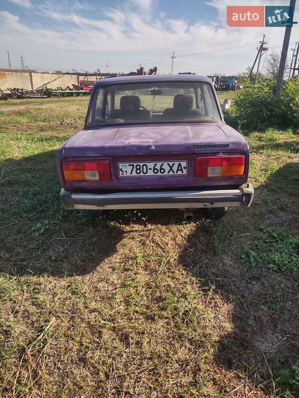 Седан ВАЗ / Lada 2105 1982 в Богуславі