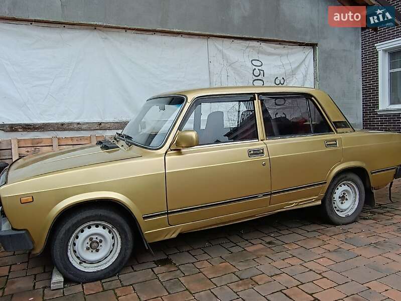 Седан ВАЗ / Lada 2105 1983 в Киеве фото 2 Седан ВАЗ / Lada 2105 1983 в Киеве