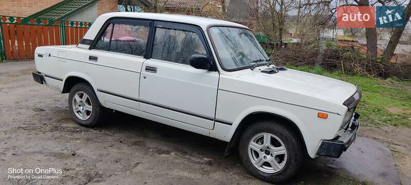 Седан ВАЗ / Lada 2105 1991 в Житомире фото 2 Седан ВАЗ / Lada 2105 1991 в Житомире
