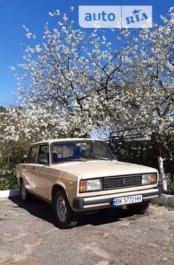 Седан ВАЗ / Lada 2105 1990 в Ровно