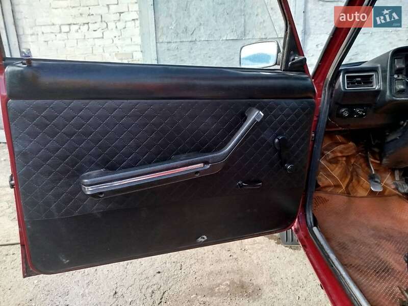 Седан ВАЗ / Lada 2105 1983 в Днепре