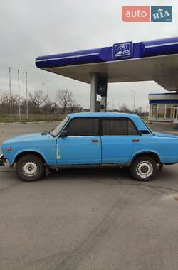 Седан ВАЗ / Lada 2105 1983 в Веселиновому