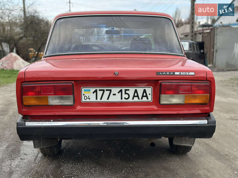 Седан ВАЗ / Lada 2105 1989 в Дніпрі