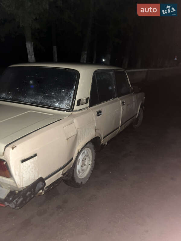 Седан ВАЗ / Lada 2105 1986 в Городенці