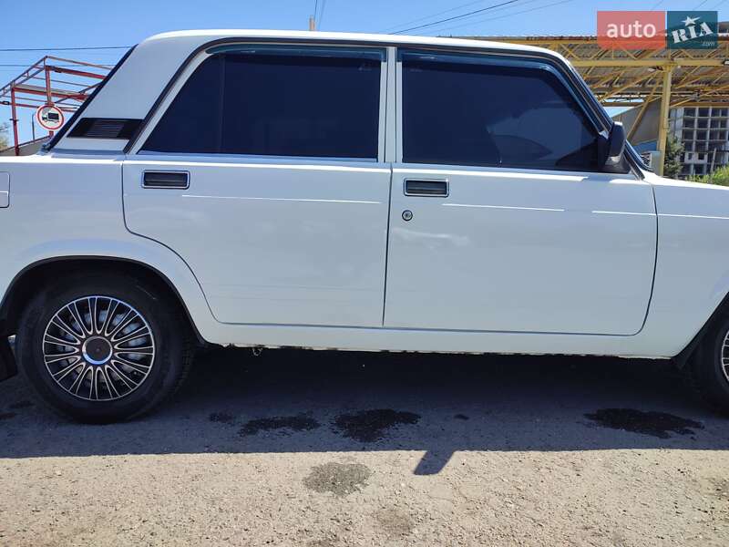 Седан ВАЗ / Lada 2105 1989 в Запоріжжі