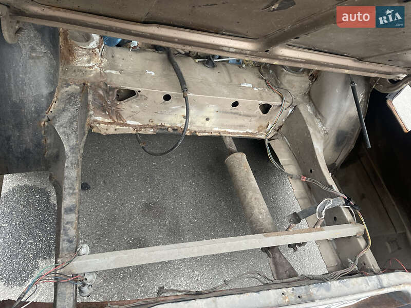 Седан ВАЗ / Lada 2105 1986 в Вышгороде