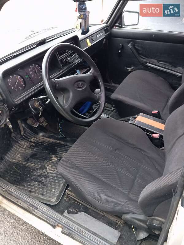 Седан ВАЗ / Lada 2105 1987 в Косове