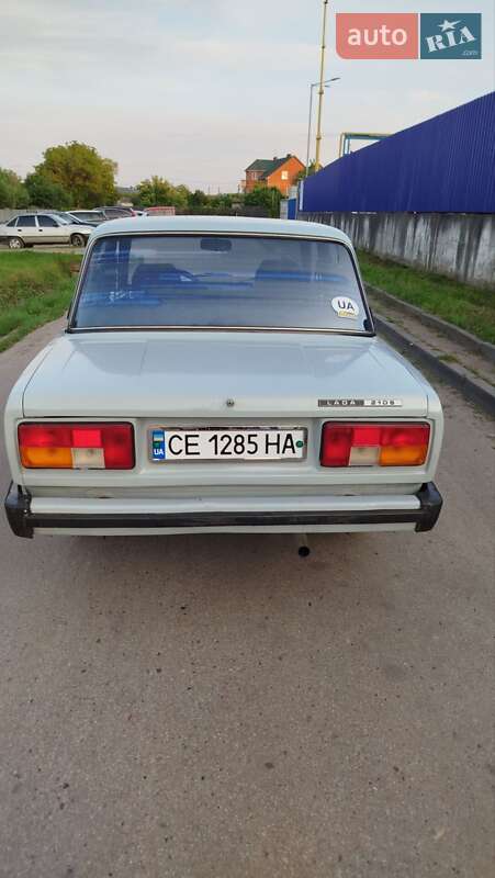 Седан ВАЗ / Lada 2105 1990 в Чернівцях