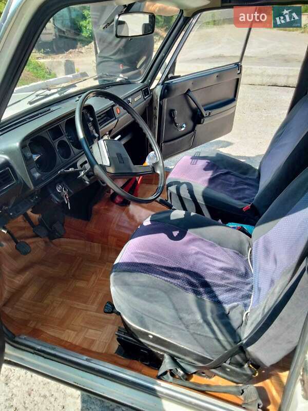 Седан ВАЗ / Lada 2105 1983 в Дніпрі фото 3 Седан ВАЗ / Lada 2105 1983 в Дніпрі