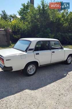 Седан ВАЗ / Lada 2105 1983 в Дніпрі