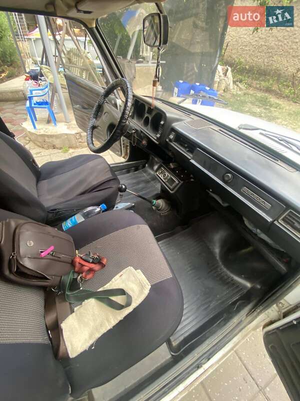 Седан ВАЗ / Lada 2105 2001 в Болграді