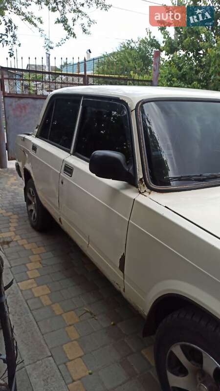 Седан ВАЗ / Lada 2105 1987 в Одессе