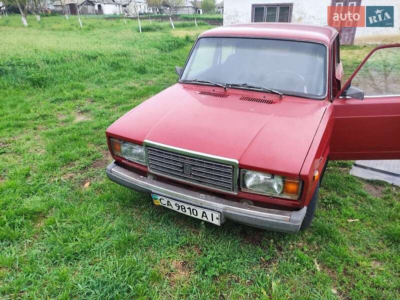 Седан ВАЗ / Lada 2105 1985 в Умани
